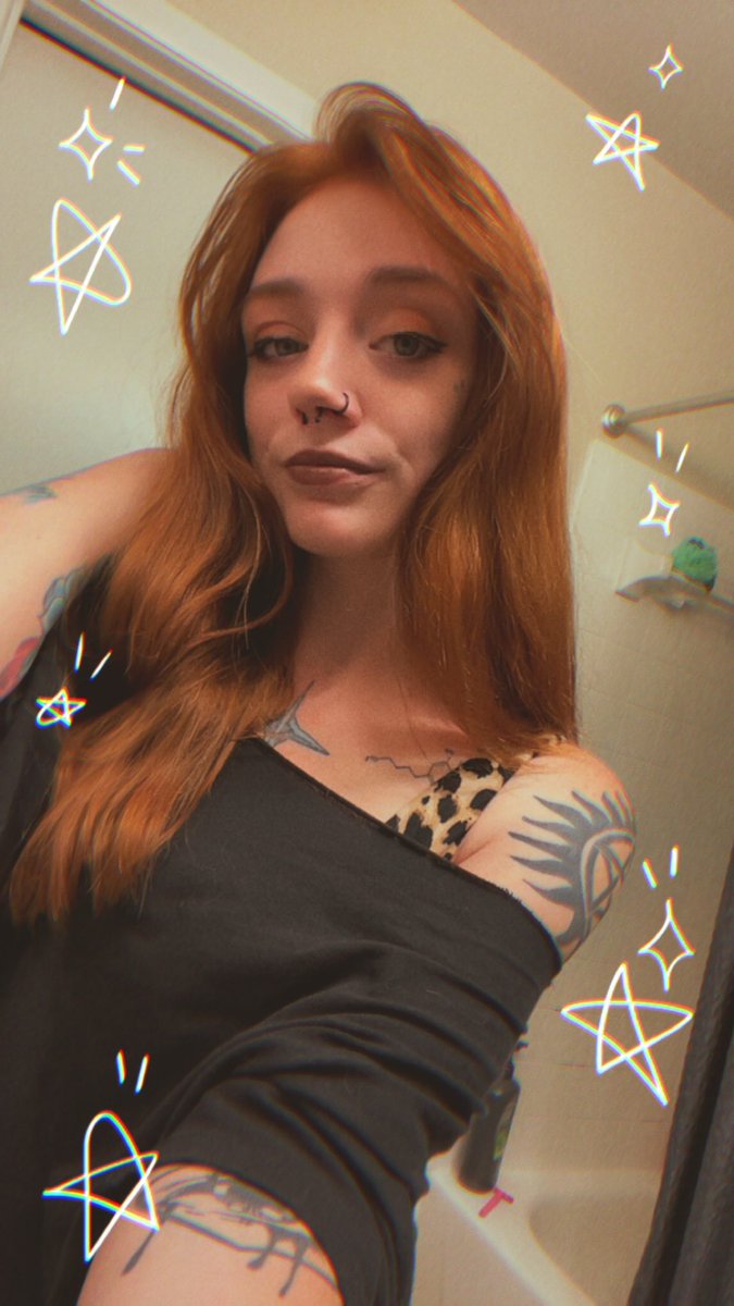 gingersnxpt's tweet photo. I think the cheetah print goes with my hair 😂🔥 idk what it is

#cheetah #cheetahprint #redhead #naturalredhead #motd #ootd #makeup #snapchat #filter #lewd #nsfwtwtًً #nsfwㅤㅤ #mirror #mirrorselfie https://t.co/xcnNfi2aKf