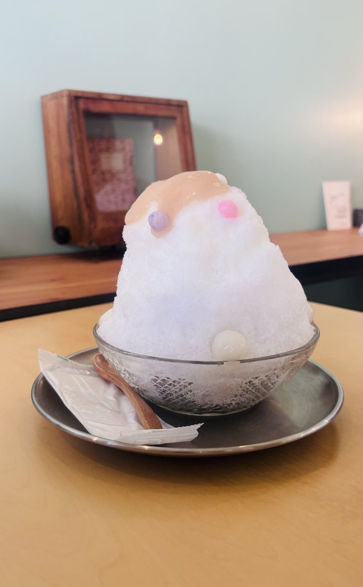 emi_taniguchi_'s tweet photo. 今日は暑くなるらしい

かき氷🍧の写真載せておきます
桃のかき氷
久しぶりにかき氷食べたけど、
美味しすぎー😋 https://t.co/n29uzZZXmB