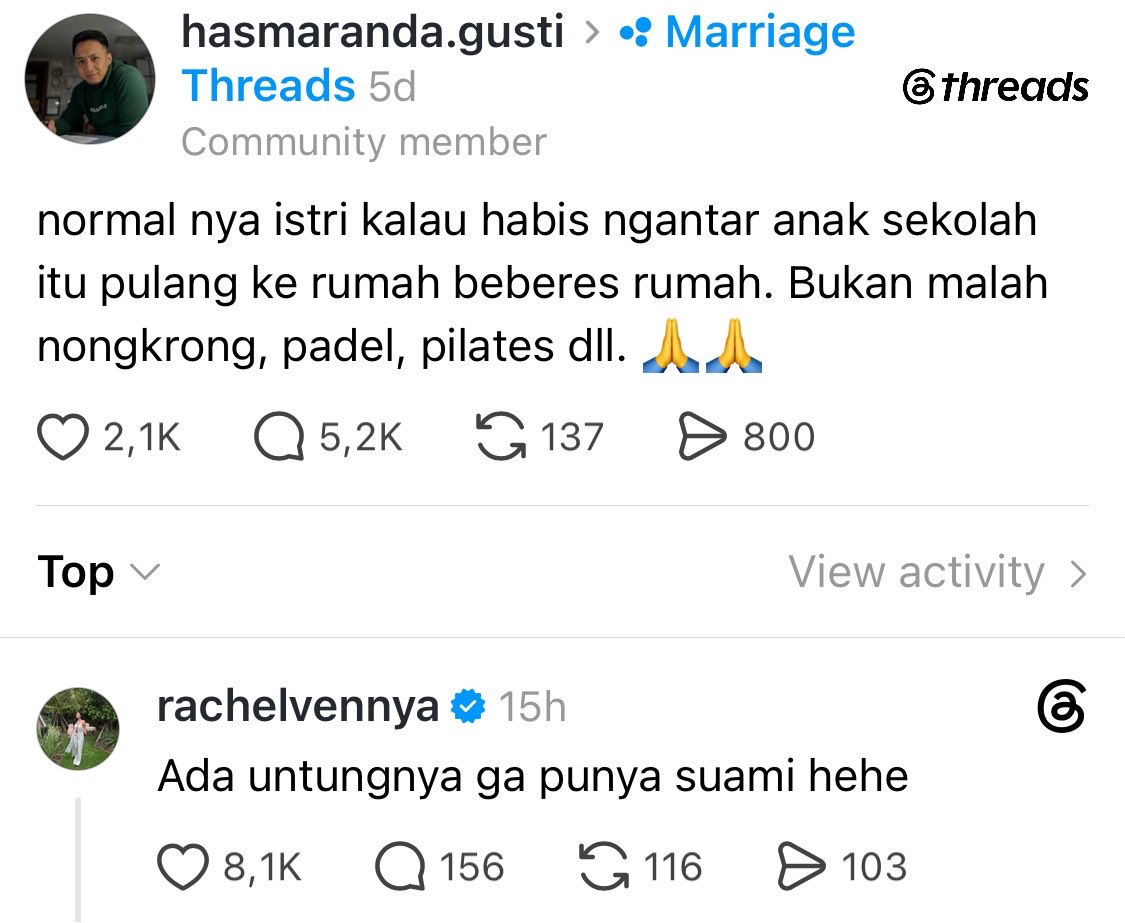 bardanslm's tweet photo. ada bapak2 dirujak di threads sampe 5000 komen karna nyuruh istri2 langsung pulang beres2 rumah abis nganter anak,  jangan malah nongkrong apalagi padel, pilates, dll dulu. 

ini ngeselin karna bapak2 annoying nyuruh2 ya, 
mungkin seperti ada ibu2 bilang "normalnya suami pulang kerja ya beres2 rumah, cuci piring, nyuapin anak, 
nidurin anak, bukan malah nongkong gak jelas, apalagi futsal segala" 
gitu yak???

smg rezeki kita dimudahkan ya biar bisa hire mba dirumah, dan inget rumah itu tugas berdua bukan cm istri gaes 🙏🏻