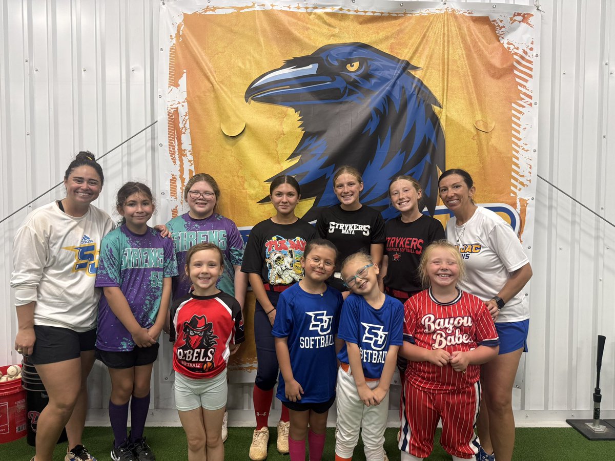 SanJacSoftball's tweet photo. A great time was had by all today!! 💙🥎 https://t.co/aVkK3WiaTn