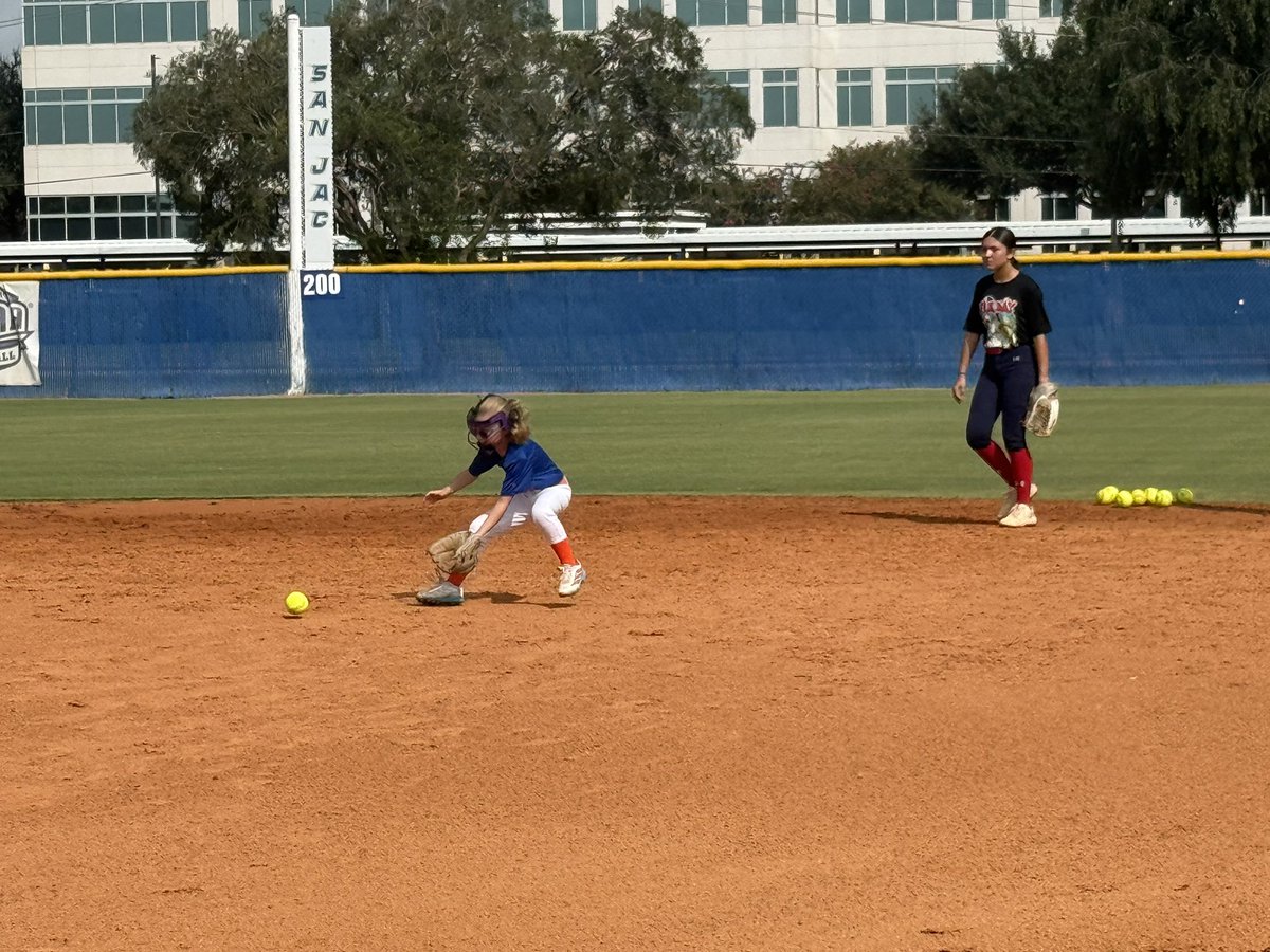 SanJacSoftball's tweet photo. A great time was had by all today!! 💙🥎 https://t.co/aVkK3WiaTn