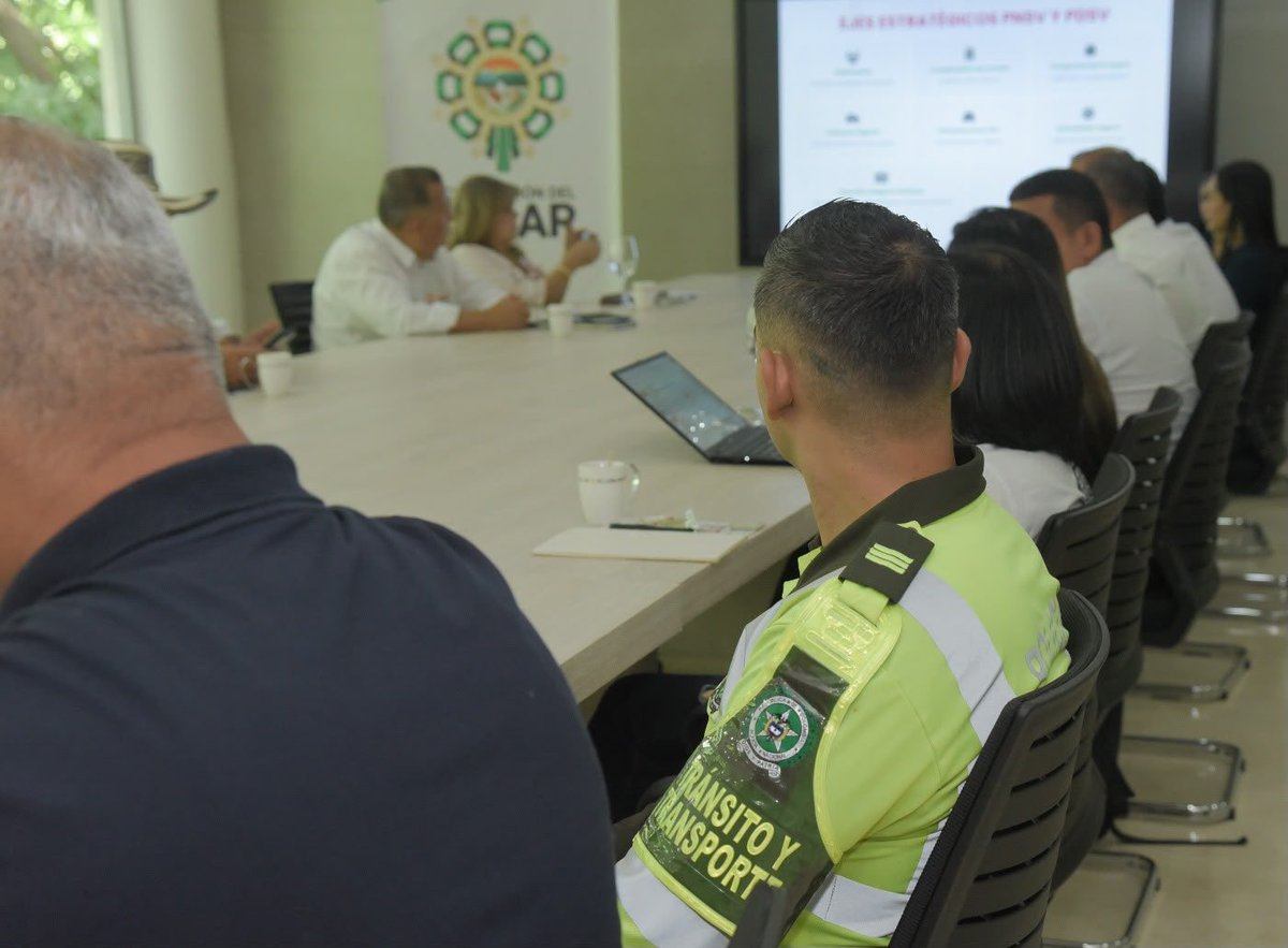 ansvcol's tweet photo. 📍#Valledupar| Hoy acompañamos el Consejo Territorial de #SeguridadVial del Cesar, con la participación de autoridades de tránsito del dpto., y de municipios como: Aguachica, Manaure, Bosconia, San Alberto, Curumaní, La Paz, La Jagua de Ibirico y Pueblo Bello, así como otras entidades de la región.