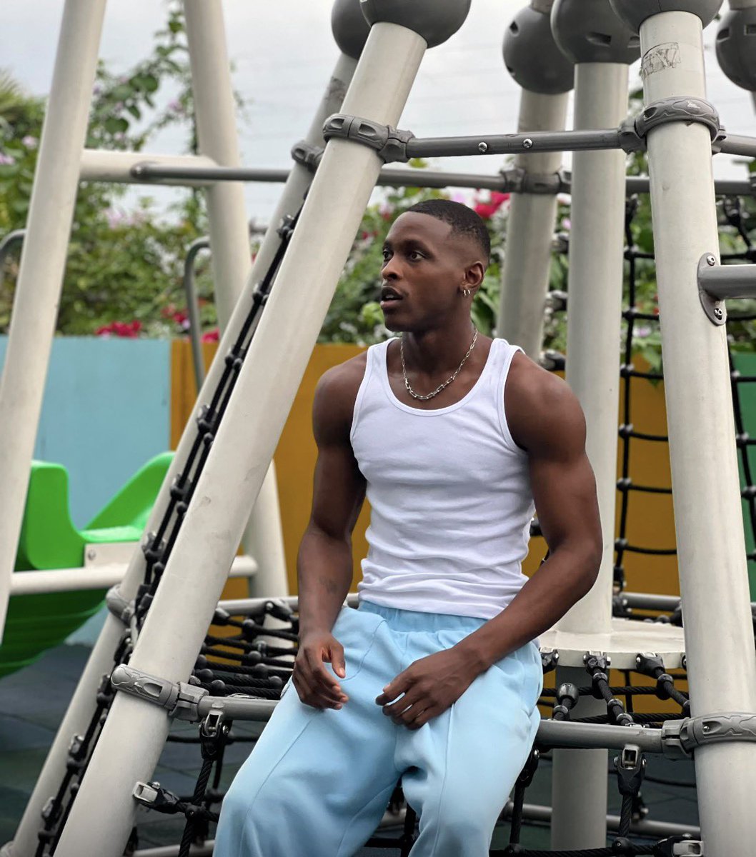 manlikearaga's tweet photo. This boy wants to give me high bp🤣🤣

VOTE ARAGA 
#SeyiAraga #BBNaija https://t.co/t0mtfjSr8I