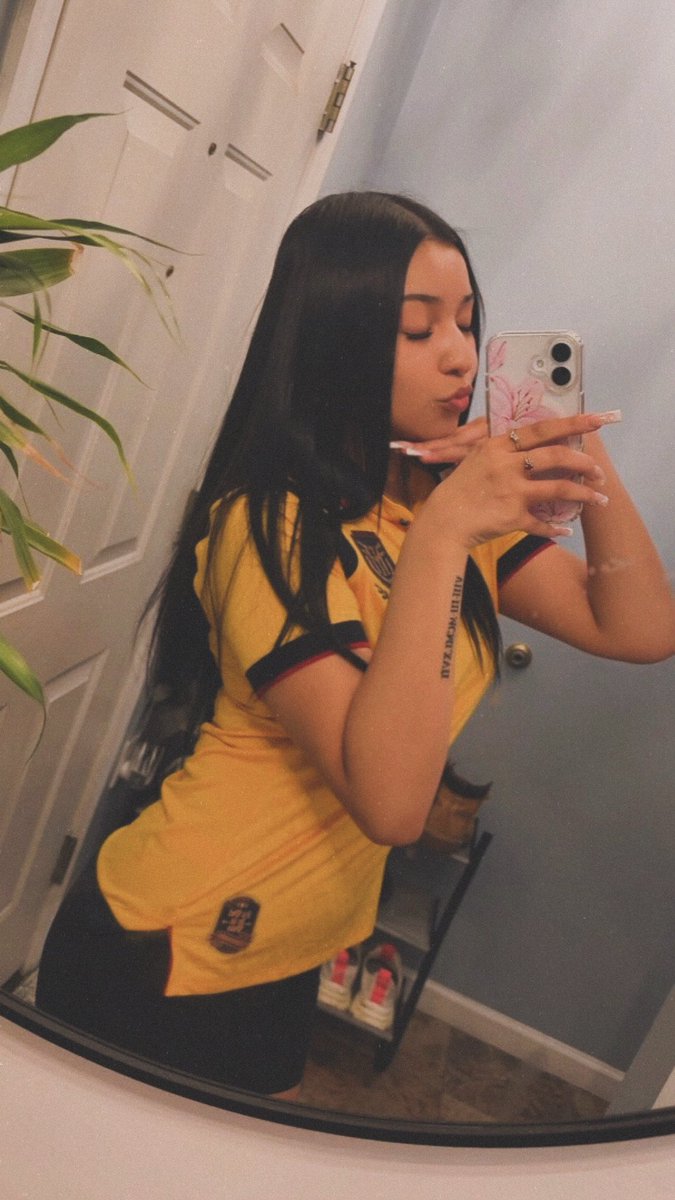 user67432039's tweet photo. Pretty Latina lmk for her pics https://t.co/g2mfAUSpLK
