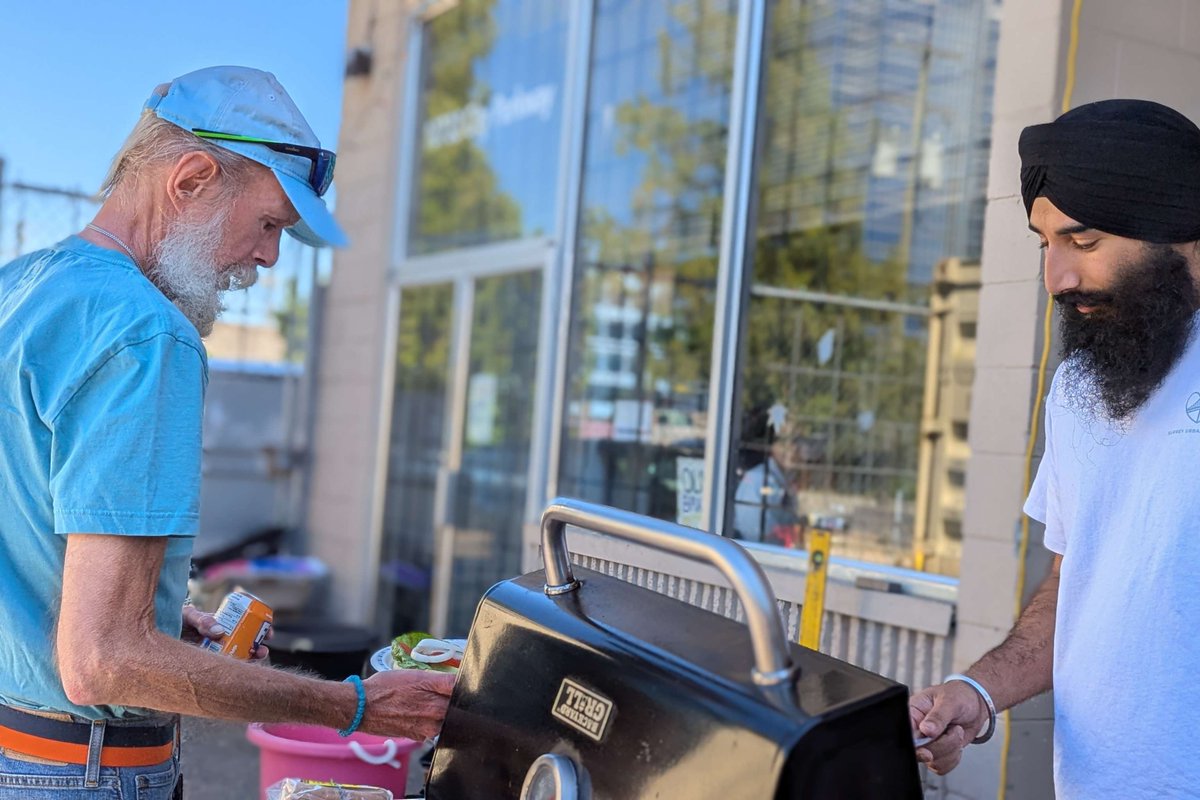 SUMSplace's tweet photo. Last week, SUMS Place hosted a BBQ at our Olive Branch for our guests! We loved seeing everyone come together and enjoy a hot meal. ๐๐ซถ
#SUMS #Nonprofit #BBQ #Community https://t.co/huWJaYnnmJ