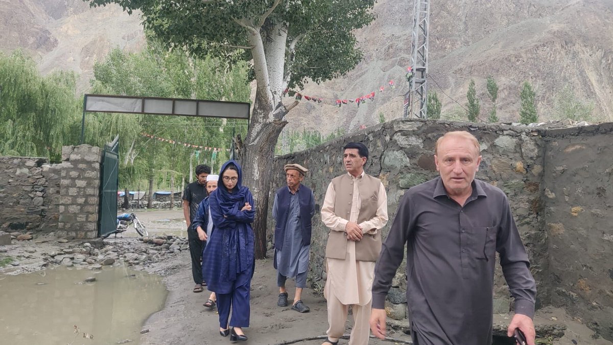 JenniferBhadur3's tweet photo. The previous day, I visited the flood-affected areas of Hatoon and Hasis in Ishkoman Valley with Abdul Jahan, Member Gilgit-Baltistan Assembly; Niat Bahadur, General Secretary PML-N Ghizer; and our team. We reviewed the damage and assessed the urgent needs of the affected communities.
We stand firmly with every affected family and remain committed to immediate relief, restoration of essential services and timely rehabilitation.
گزشتہ روز ممبر گلگت بلتستان اسمبلی عبدالجہان، جنرل سیکریٹری مسلم لیگ (ن) غذر نیت بہادر اور اپنی ٹیم کے ہمراہ ایشکومن ویلی کے سیلاب سے متاثرہ علاقوں ہاتون اور حاسس کا دورہ کیا۔ سیلاب سے ہونے والے نقصان اور متاثرہ لوگوں کی فوری ضروریات کا جائزہ لیا۔
ہم ہر متاثرہ خاندان کے ساتھ کھڑے ہیں اور فوری امداد، بنیادی سہولیات کی بحالی اور بروقت تعمیرِ نو کے لیے اپنا بھرپور کردار ادا کریں گے۔
#Ishkoman #Hatoon #Hasis #Ghizer #GilgitBaltistan #FlashFloods #FloodRelief #ClimateCrisis #TeamPMLN
#climate