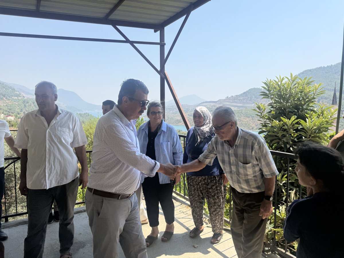 hidayetkilinctr's tweet photo. 📍Anamur

Sarıağaç Mahallesi Mahalle Temsilcimiz Ali Ülkü’yü, Milliyetçi Hareket Partisi Anamur İlçe Başkanımız Mehmet Yayla ve İlçe Yönetim Kurulu Üyeleri ile birlikte ziyaret ederek kıymetli vatandaşlarımızla bir araya geldik. https://t.co/TE0bohTUpX