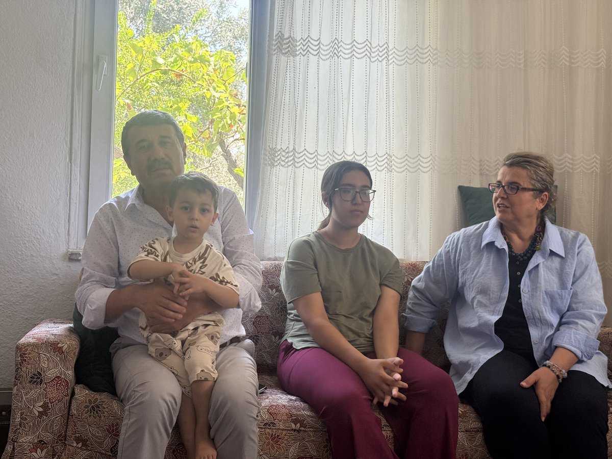 hidayetkilinctr's tweet photo. 📍Anamur

Sarıağaç Mahallesi Mahalle Temsilcimiz Ali Ülkü’yü, Milliyetçi Hareket Partisi Anamur İlçe Başkanımız Mehmet Yayla ve İlçe Yönetim Kurulu Üyeleri ile birlikte ziyaret ederek kıymetli vatandaşlarımızla bir araya geldik. https://t.co/TE0bohTUpX
