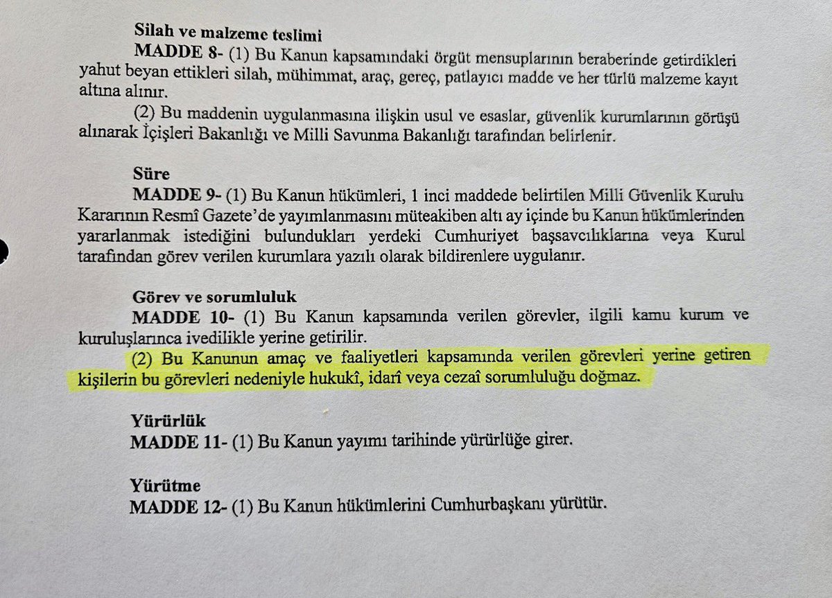 PsikozCrypto's tweet photo. İYİ Parti Grup Başkanvekili Uğur Poyraz:

“Türk Ceza Kanunu ve Terörle Mücadele Kanunu kapsamında yürüttüğünüz süreç de, imzaladığınız metin de suçtur.”

— AKP iktidarı bu yasayı getirenlere hukuki ve idari cezai sorumluluk getirmez diyerek dokunulmazlık ilan etti.

Ancak VATANA İHANET’in dokunulmazlığı olmaz…