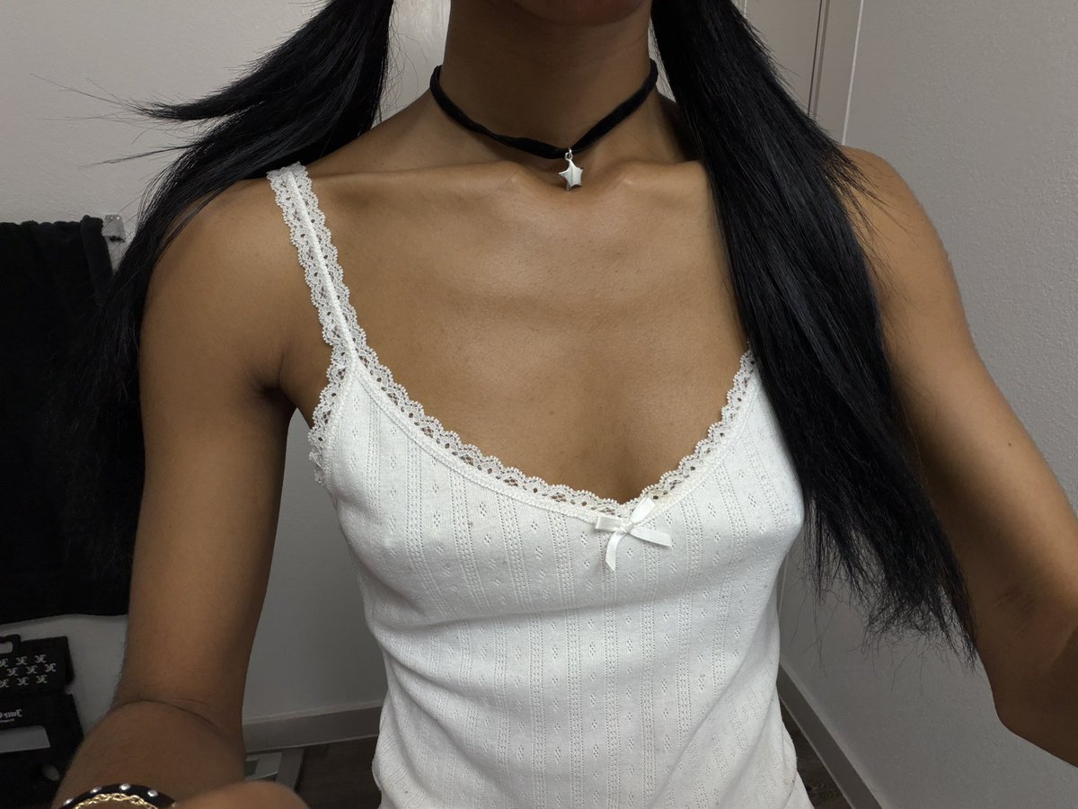 kitttydoll's tweet photo. COME ON CHEST BONESSS i need to see them MORE. https://t.co/A99WZ7GlsY