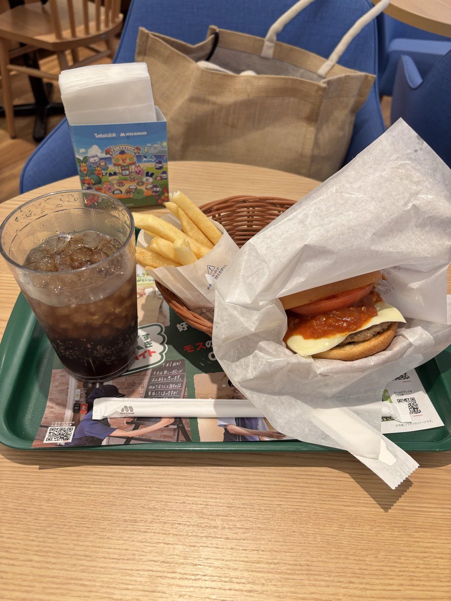 daimon8212's tweet photo. 🍔🧀🍟💯🐶 https://t.co/pejE6trzle