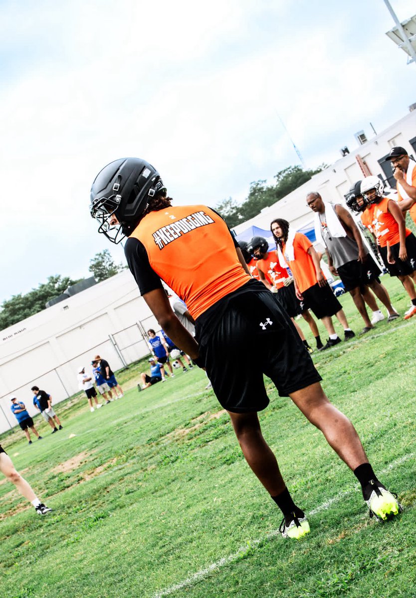 SPORTSGOD010's tweet photo. 2026 Getting to know Braylon Francis from Paris, KY
https://t.co/PYTPS8sklQ
@BraylonF3 @KHSAA @PrestonBates_99 @PHS_FB_KY @BraylonNester1 @GavynXLCombs33 @Landonb15_ 
@KodyTrumbo75 @EliEstill5 @thurmanwade4 @YappiFootball @Bluegrasspreps @kyhssportszone https://t.co/wPRfLJ8bMK