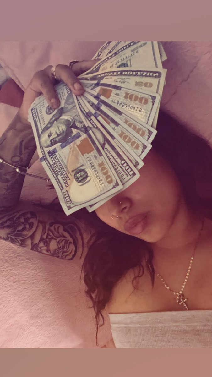 paynaomi_'s tweet photo. pretty girls luvvv moneyy <3 #hi https://t.co/anSBJuErAa