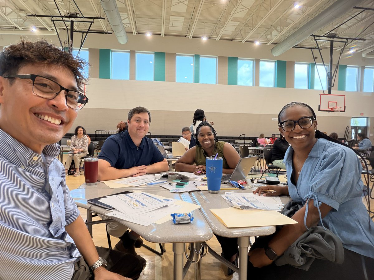 QuianaW9's tweet photo. @Spring ISD Job Alike offers curated learning for @HirschHawk teacher leaders focused on expanding instructional capacity. 
#ThinkIt.BuildIt.MasterIt.
#TogetherInCulture
#TogetherInAccountability
#TogetherInOpportunity
@KWilliamsDLD @latpat1908 https://t.co/LSR5DZ5vhv