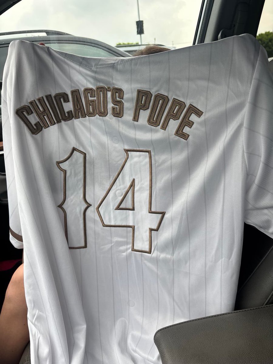 MySoxSummer's tweet photo. Special Pope Jersey Giveaway is 🔥🔥🔥

📸 from Reddit https://t.co/pyp3rXM5M3