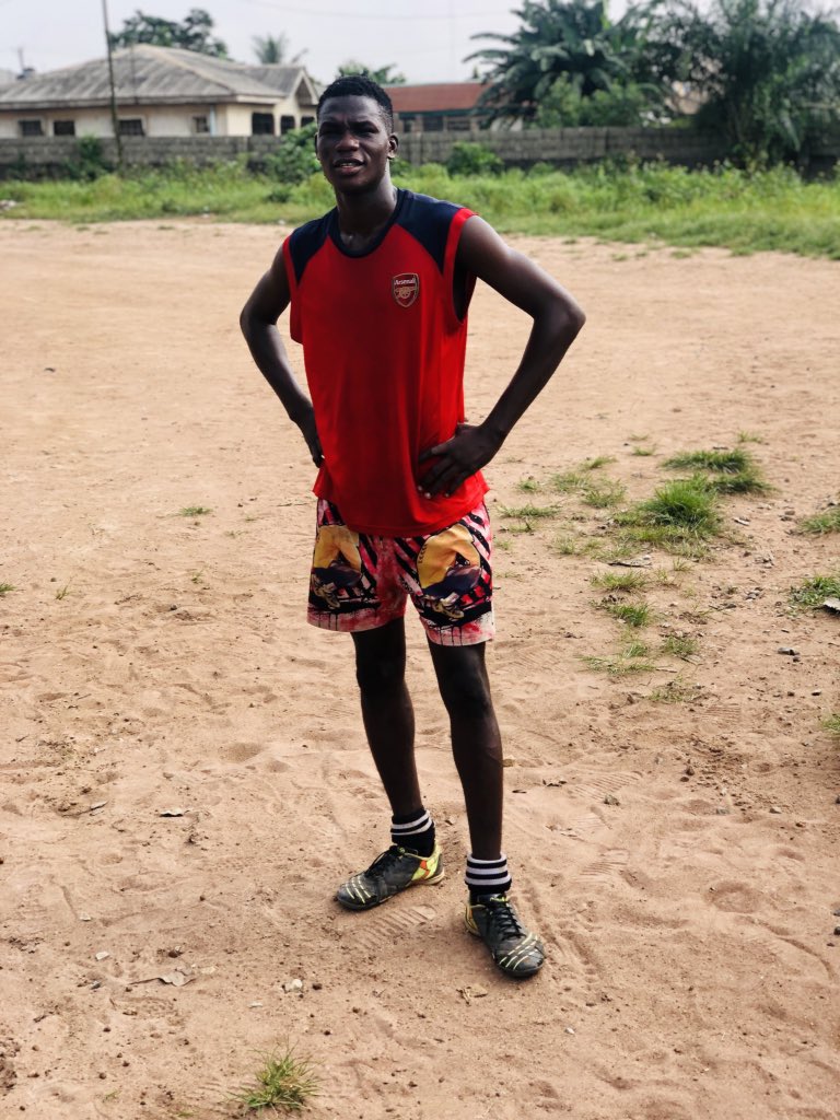 AyeniRaphael3's tweet photo. This Jersey was a Gift from an Elderly man that was an Arsenal fan in my area at Mushin then.. He saw me at a viewing center and gifted me and I still have it till date… this is probably 2017 or so.. https://t.co/zQl2UNuTFM