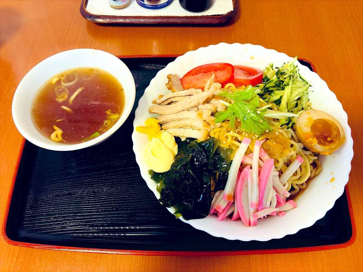 MR_llGarcons's tweet photo. 冷やし中華試しました🤭
(ハちゃんニボコンの時間取れず🥲)

THE 町中華のビジュアルにマヨ添えられ
酸味が良い汁を絡ませながらワシワシ🦅と喰らいﾏｽ😋
🍅に🥒に🥬てサッパリ
マヨを混ぜるとコクが効いてマヨありがい〜い🤤

ラーメンスープが付いててほっこりフィニッシュ

幸楽 大崎
冷やし中華 https://t.co/dKbq8CC7Di