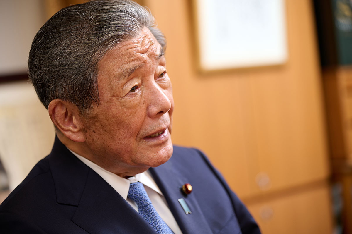 news_postseven's tweet photo. 《台湾有事発言より前に踏んでいた“虎の尾”》

森山裕・自民党前幹事長が明かした対中外交の大失態

「高市総理の“個人的なSNS投稿”が習近平主席を怒らせた」
https://t.co/Arl08ftu4W
「高市総理は、相手国の知らないあいだに個人的に写真を流してしまった」 https://t.co/uhupBqm8Fz