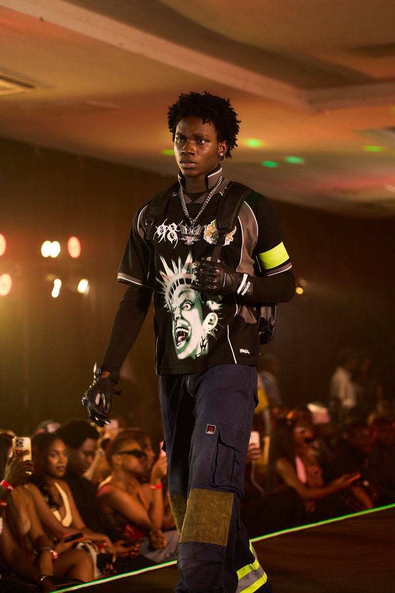 mikeymillyy's tweet photo. popwave swag show 🇳🇬 https://t.co/97n6SyM2N4