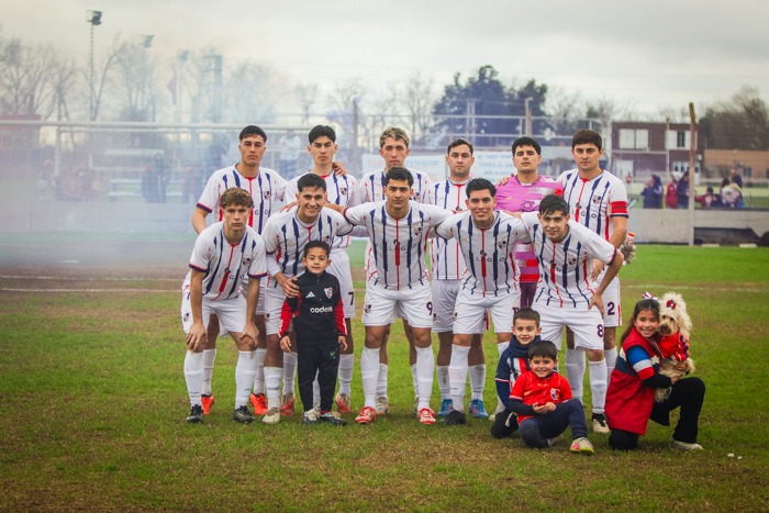 BragadoClubOK's tweet photo. 🇱🇺 Fue empate la primera final del Apertura

⚽ El Trico mereció más pero el travesaño y la falta de puntería lo impidieron

✅ Resultado
BC 1 vs 1 VT
⚽ @juaanmanso

💪 Gran marco de público

Vamos Trico ❤️

📸 @deloyartzphoto https://t.co/J4QNRT59HB