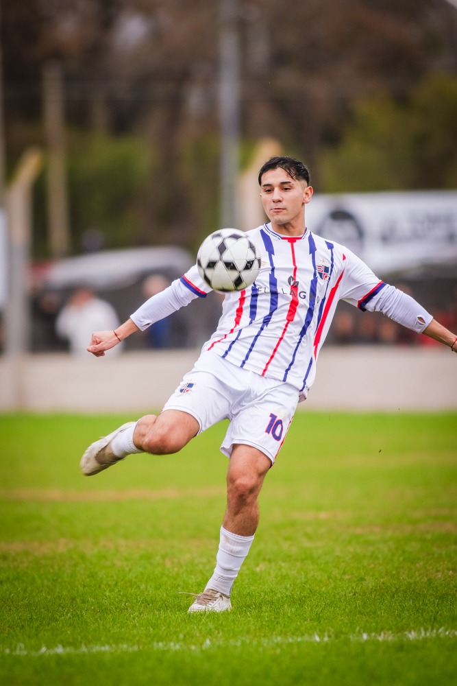 BragadoClubOK's tweet photo. 🇱🇺 Fue empate la primera final del Apertura

⚽ El Trico mereció más pero el travesaño y la falta de puntería lo impidieron

✅ Resultado
BC 1 vs 1 VT
⚽ @juaanmanso

💪 Gran marco de público

Vamos Trico ❤️

📸 @deloyartzphoto https://t.co/J4QNRT59HB