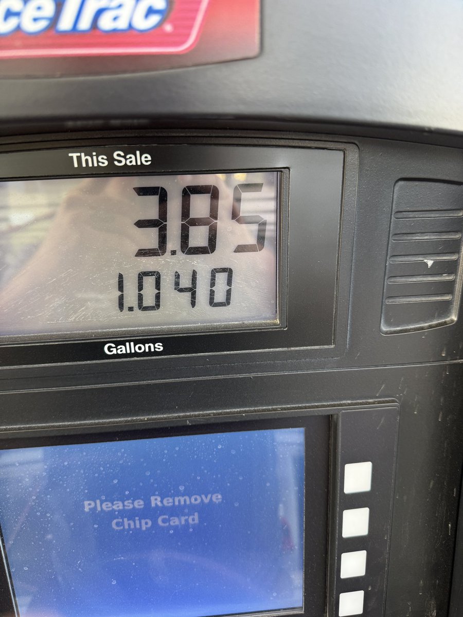 TerryThomas1988's tweet photo. Unfortunately people out here in north Texas struggling just getting to the next 20 miles https://t.co/y7delFW6PS