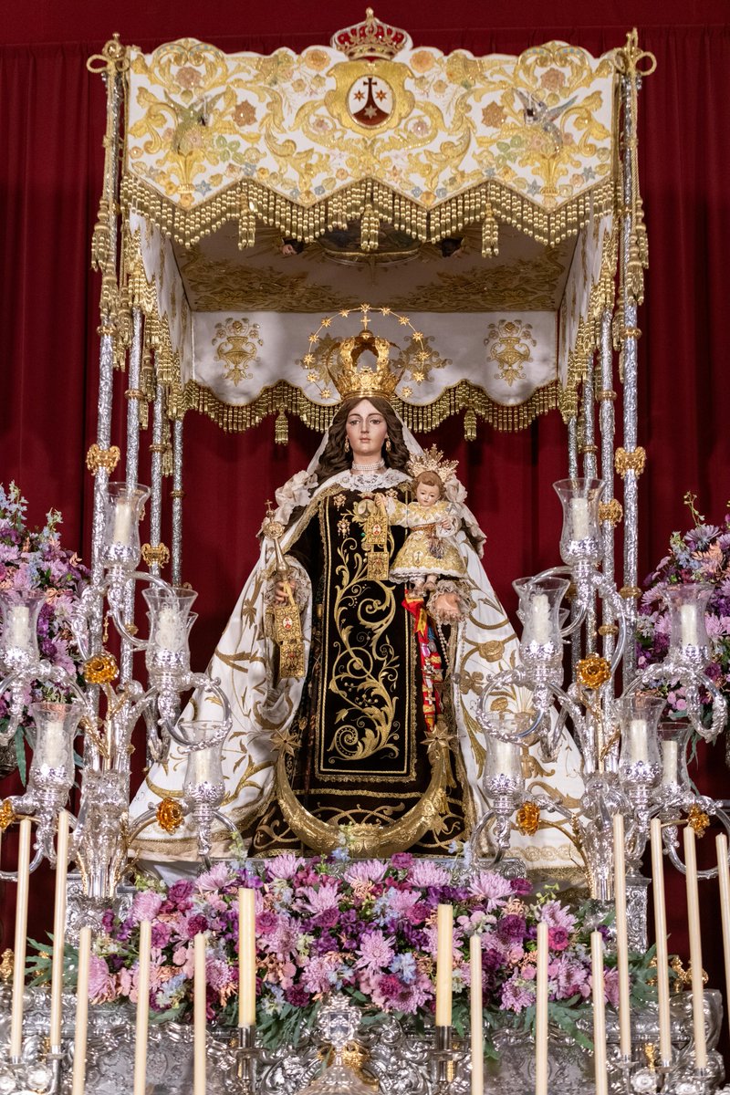 Patrona_Rute's tweet photo. Solemne Novena en honor a Nuestra Excelsa Patrona en la Parroquia de Santa Catalina, que se nos presenta ya dispuesta en el soberbio altar realizado por el grupo de priostía y que pretende seguir los cánones de los montajes clásicos de la hermandad durante las décadas pasadas. https://t.co/NJU8qbVeNM