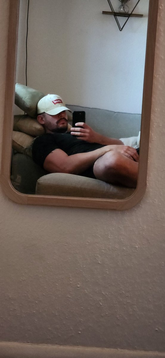 NavyBeau94's tweet photo. Chillin 🥶 https://t.co/2CxYTZ3UFZ