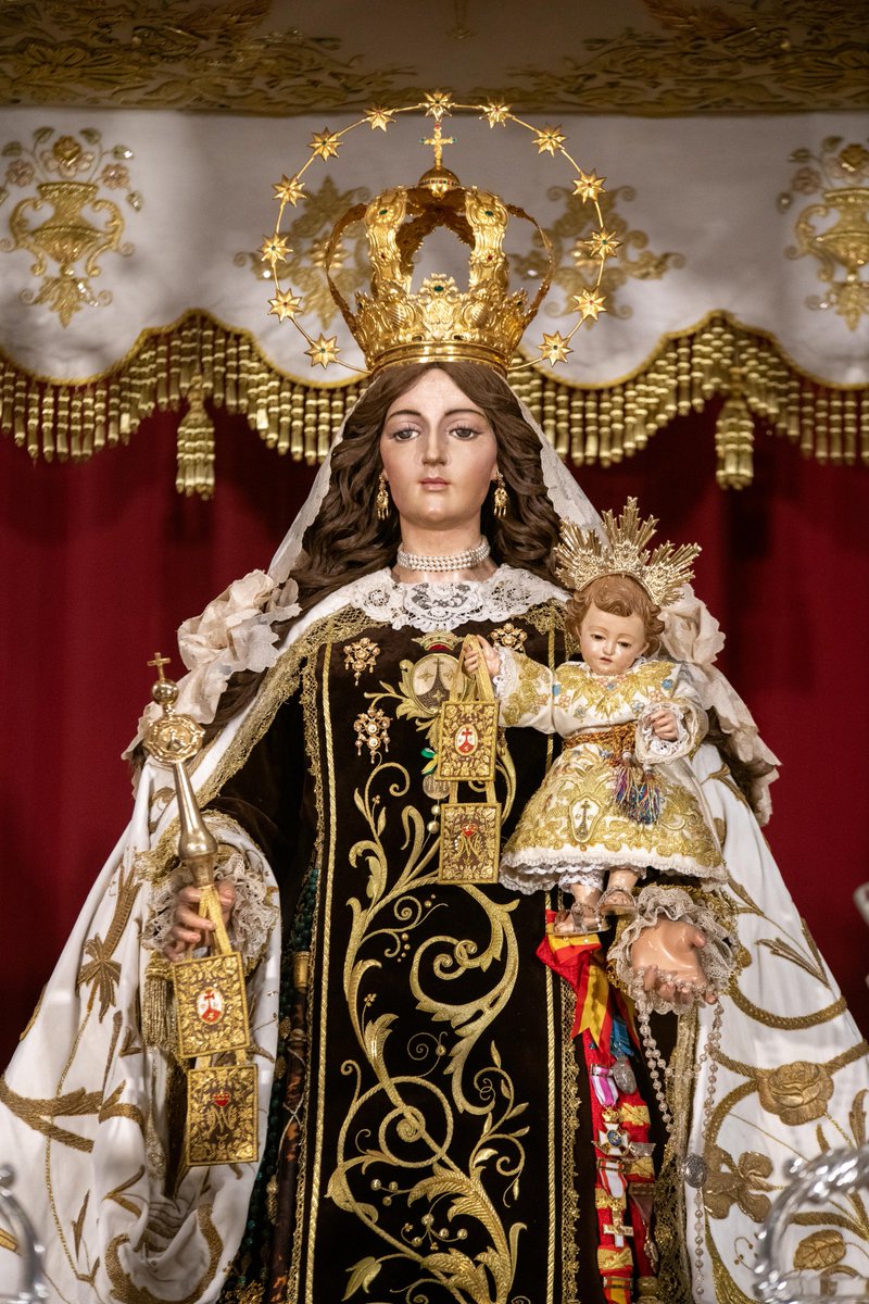 Patrona_Rute's tweet photo. Solemne Novena en honor a Nuestra Excelsa Patrona en la Parroquia de Santa Catalina, que se nos presenta ya dispuesta en el soberbio altar realizado por el grupo de priostía y que pretende seguir los cánones de los montajes clásicos de la hermandad durante las décadas pasadas. https://t.co/NJU8qbVeNM