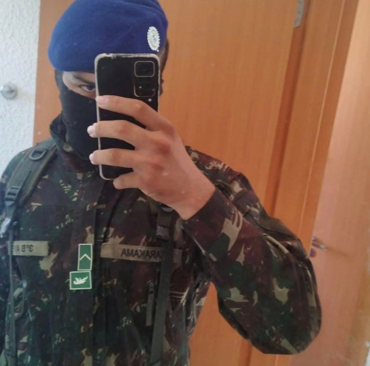 Kamaofofo's tweet photo. incrivel a semelhança que eu tenho com o light yagami de death note, além de sermos literalmente iguais... temos o mesmo mindset, ambos somos extremamente frios e estrategistas em nossa forma de pensar e agir...bizarro '-' ele me representa muito, somos dois deuses nesse mundo. https://t.co/T9l0FwaOU5