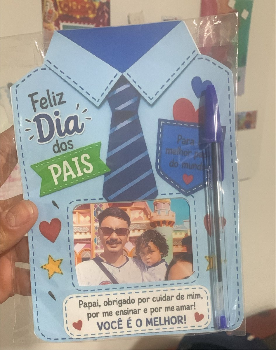menteblindada_'s tweet photo. Dia das mães: apresentação, flor, café da manhã, presente, chocolate.

Dua dos pais: caneta. https://t.co/u1ej0irzcH