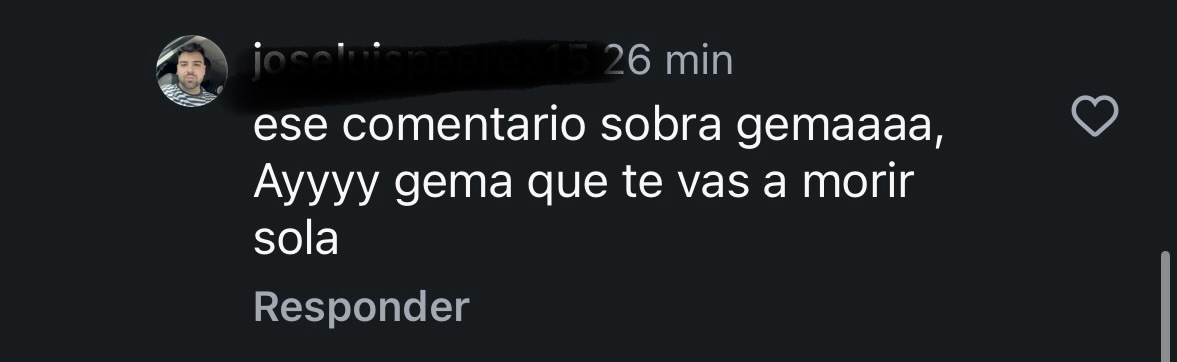 strawmerry_'s tweet photo. Asesinan a una mujer y una chica comenta en la noticia : no todos los hombres pero siempre un hombre 
Los comentarios : 🤡🤡🤡🤡🤡🤡

ENSERIO NO VEIS EL P*to problema ???
Según ellos lo peor que te puede pasar es quedarte sola no que te asesine tu pareja ES QUE NO PUEDO MÁS https://t.co/rcrbnVhMb5