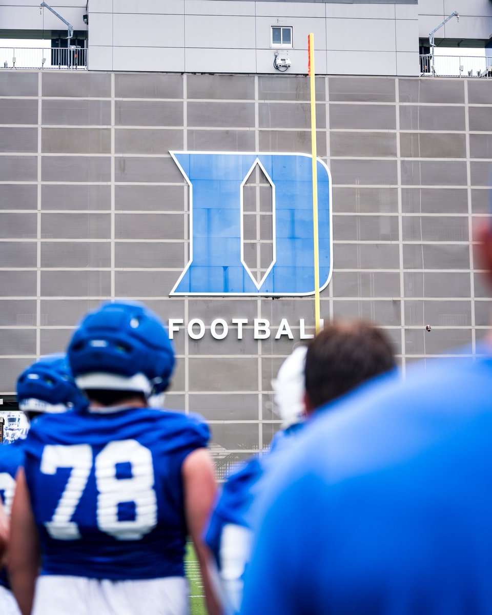 DukeFOOTBALL's tweet photo. Day one camp blog 👀⬇️

📝 https://t.co/0pe79Mzyry https://t.co/YwtgZQARAC