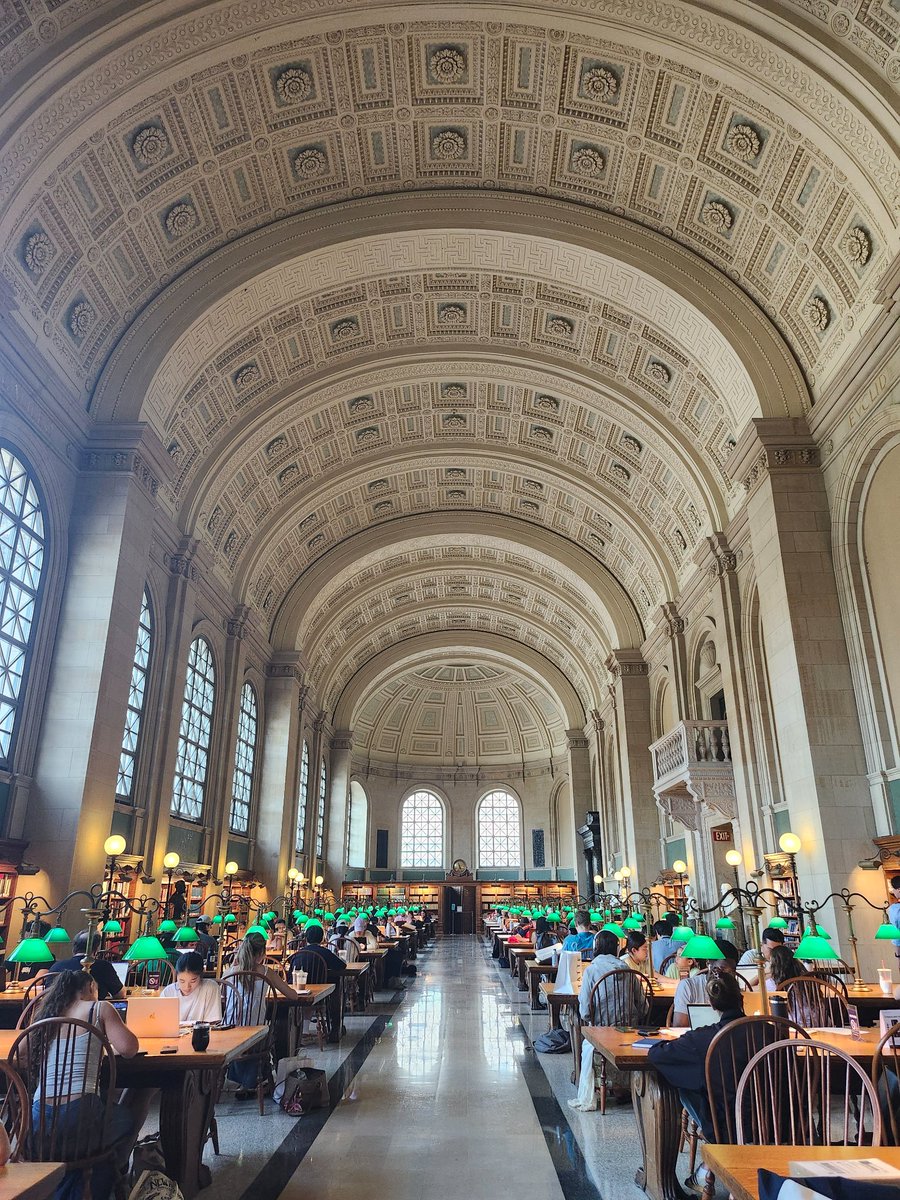 Jah_nesaa's tweet photo. Made it to Boston this morning &amp; Boston is so pretty ✨️📚 https://t.co/w7fDRwiBNT