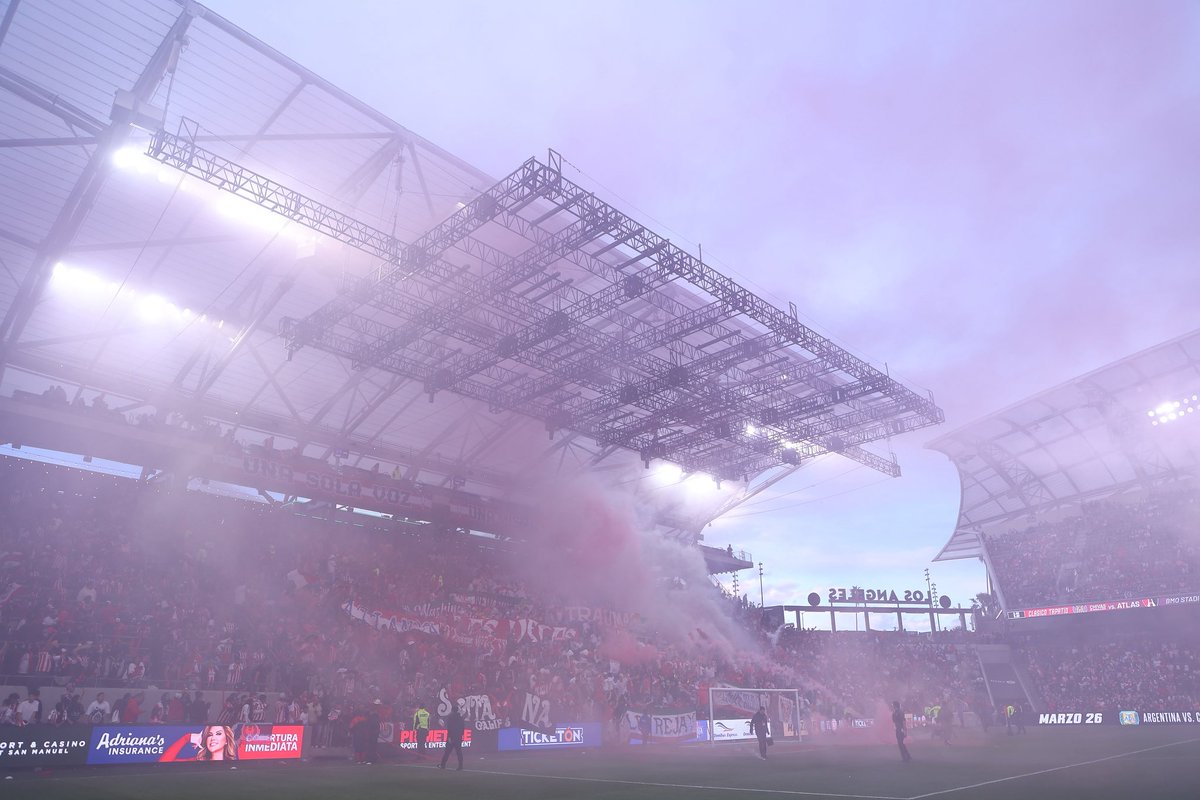 Chivas's tweet photo. 🇦🇹 ¡ARRIBA LAS CHIVAS! 🇦🇹 https://t.co/Yrdv3HYnJP