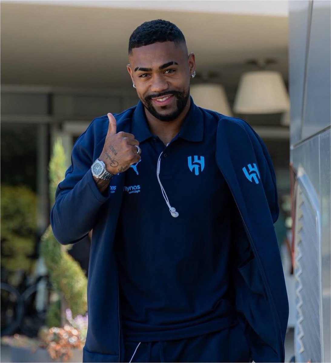 saudgerard's tweet photo. 🚨🚨🚨 عاااااااااااااااااااااااااااااااااااااااااااااااااااجل!!!!!

ترغب إدارة #الهلال في بيع المدة المتبقية من عقد مالكوم، وأبلغت اللاعب بذلك عقب تلقيها عرضًا من نادي الدرعية لانتقاله

اللاعب لا يمانع الانتقال ، وبدأ وكيله التفاوض مع نادي الدرعية، حيث يرغب مالكوم في تحسين بعض الحوافز المالية المقدمة من الدرعية للموافقة على العرض.