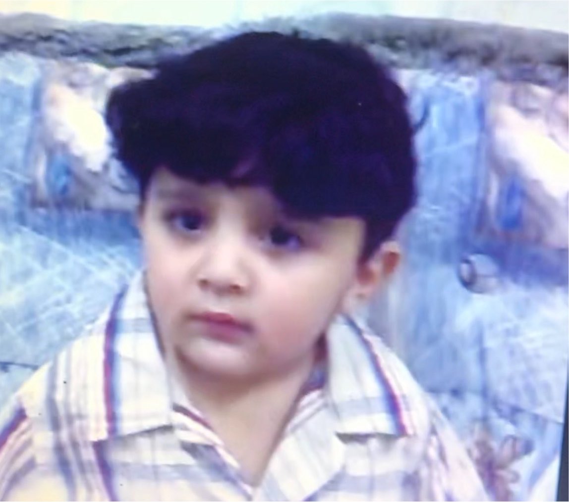 ibrahimx4410's tweet photo. كنا بلا جنحان ، واليوم طرنا   
واثر السماء ياصاحبي برد وغبار      
ياما حلمنا نكبر �� ومن كبرنا   
صارت اعز احلامنا نرجع صغار https://t.co/NVBjJYTjMA