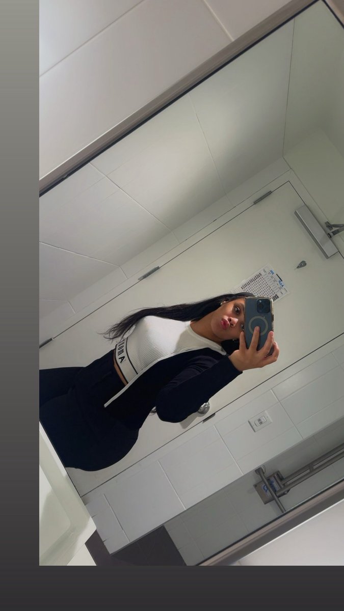 laberry_laberry's tweet photo. leaving work to work ✨
lemon drop slushes any flavor
drink specials
food specials
#WittyWednesday #SoBaltimore
come take a shot with meeeeee 🥂🤍 https://t.co/R0gDtJczFl