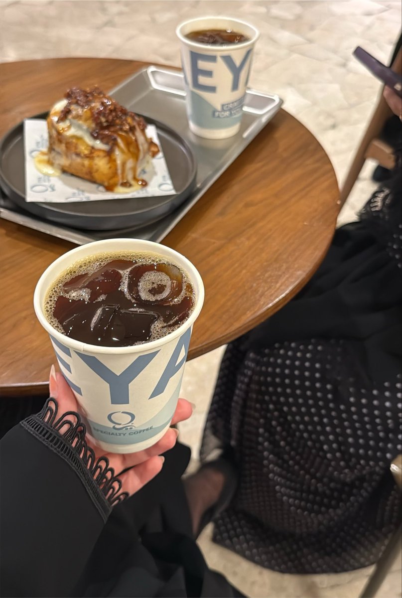 d2xil's tweet photo. قهوة شااااادن واخيراً 🤍🤍🤍🤍🤍🤍🤍🤍 https://t.co/mQLjHwV0td