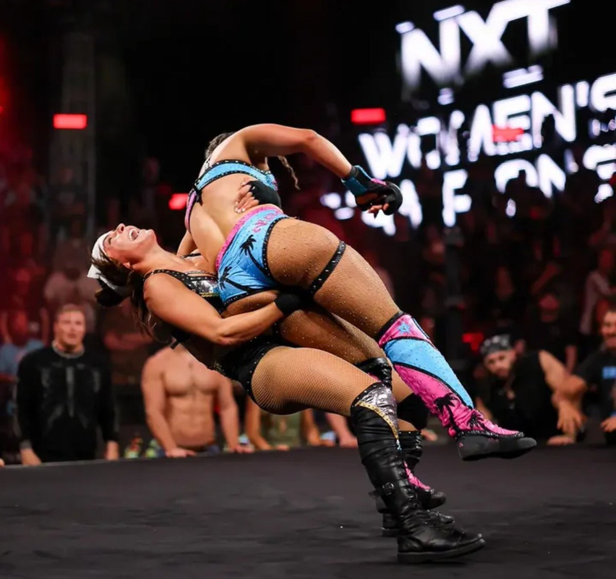 FromMatToGraps's tweet photo. @IndeedWWE @UnmatchedWWE #WWENXT
.
We left it all in the ring for you last night and gave everything we had and ultimately I was the better woman! Still learned so much from lola and prund of the match up we put together. Now time for some rest for a couple day then back to training! https://t.co/VHlUc3zybx