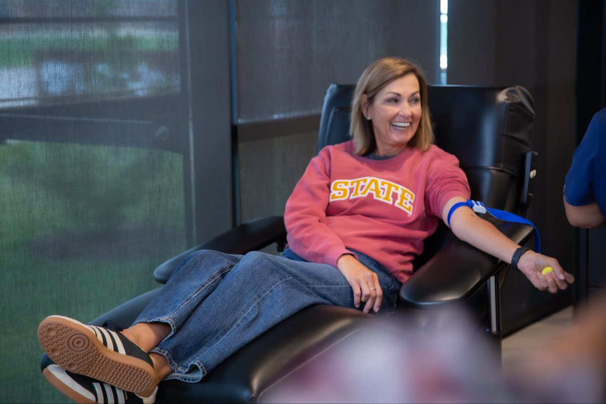 IAGovernor's tweet photo. What do you do when there’s a nationwide blood shortage? You give.

Schedule your donation with @LifeServeBldCtr now and help save lives at up to 180 hospitals in our region 👇

https://t.co/5MOc7Mi3iK https://t.co/QiET0fggJn