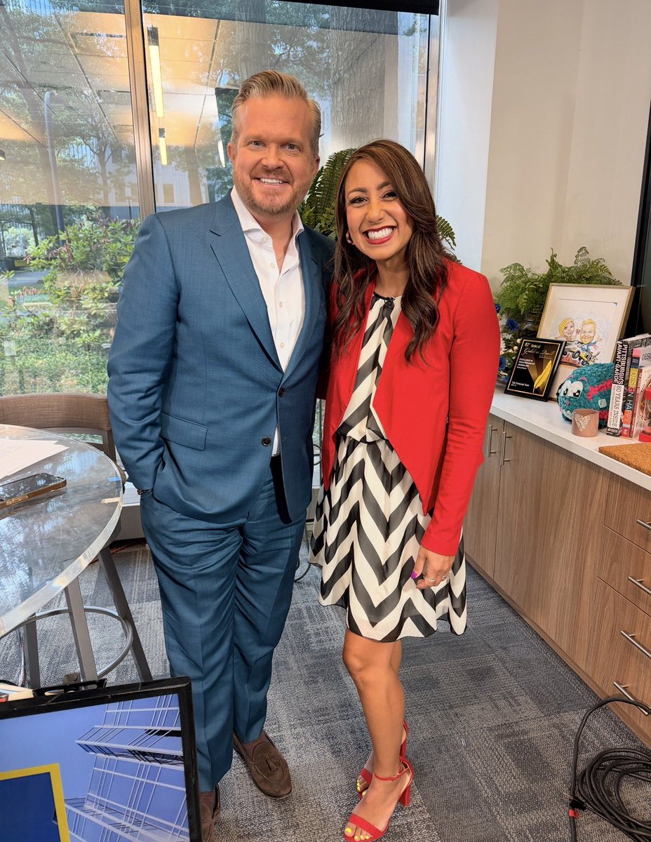 DaisyJadeTV's tweet photo. Happy 35th KDKA anniversary to @DavidHighfield ! 🎉 
So grateful to have you as a co-worker on @PGHTodayLive! You have always shown such kindness to me and I've learned so much from you. We love you! https://t.co/51GfTktxHB