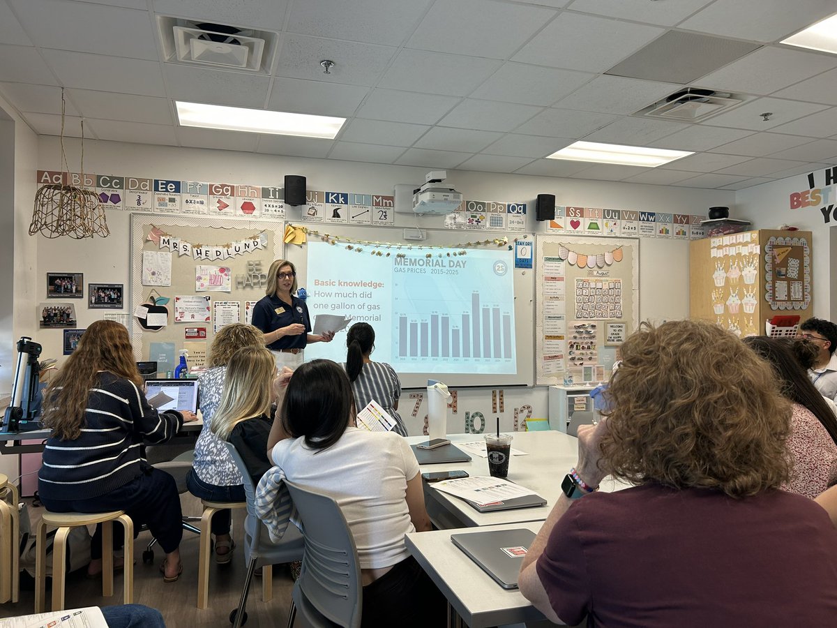 amanda_spear4's tweet photo. My favorite part of DWD was @growinggiftedco sharing ways we can differentiate, support and grow our high achieving students. Left this session with so many ideas💡

#RISDDreamOn #differentiate https://t.co/UXvGh3TWFy
