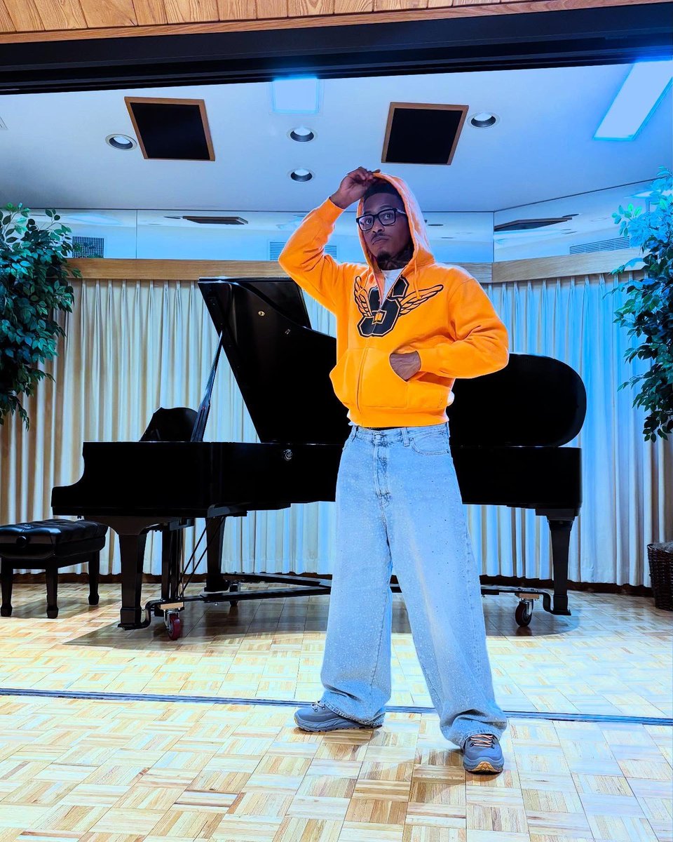 Nocternvl's tweet photo. Set the tone. 🔶️ https://t.co/foq74cbyYF