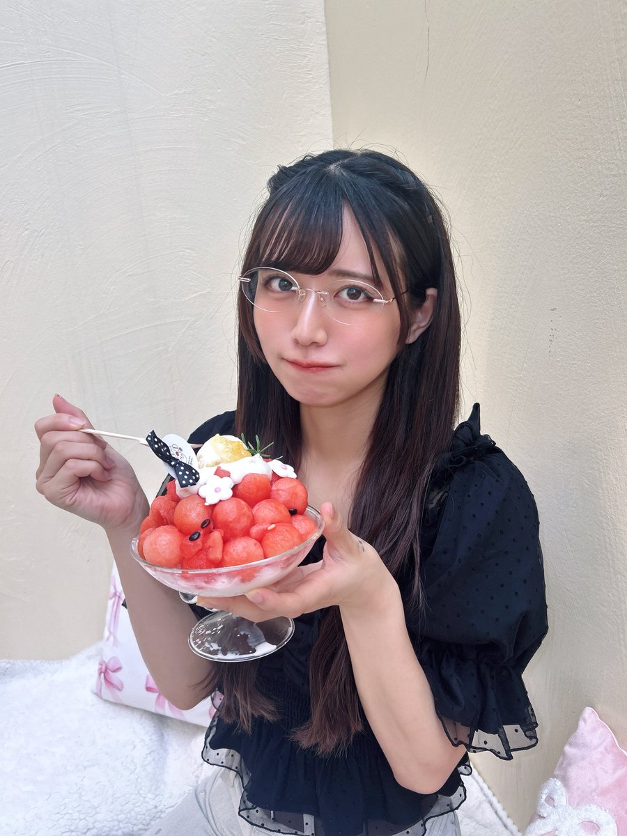 Yukina_JAPANARI's tweet photo. おはよう～🍉 https://t.co/gOuVtGEKg4