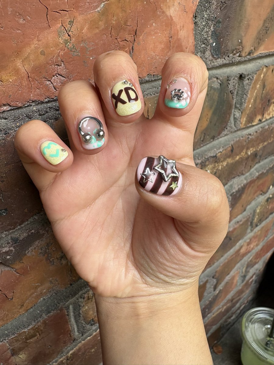 djooclock's tweet photo. outsidelands nails https://t.co/HcKCigOFRG