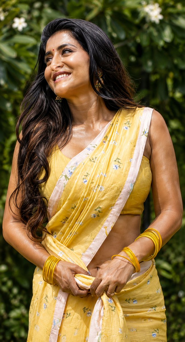 PRxVIBEZ's tweet photo. Rashi Singh 💛😍🔥 elegant beauty 🫰🏻

#RashiSingh https://t.co/N0Z6Ps5SYq