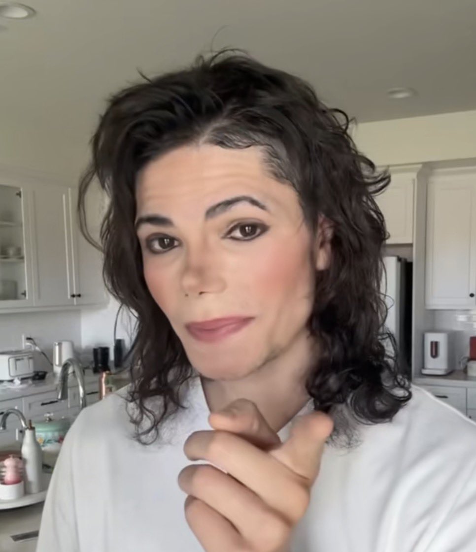 mjzangel's tweet photo. his face makes me ill eeeyuck https://t.co/KYBKHr78oH
