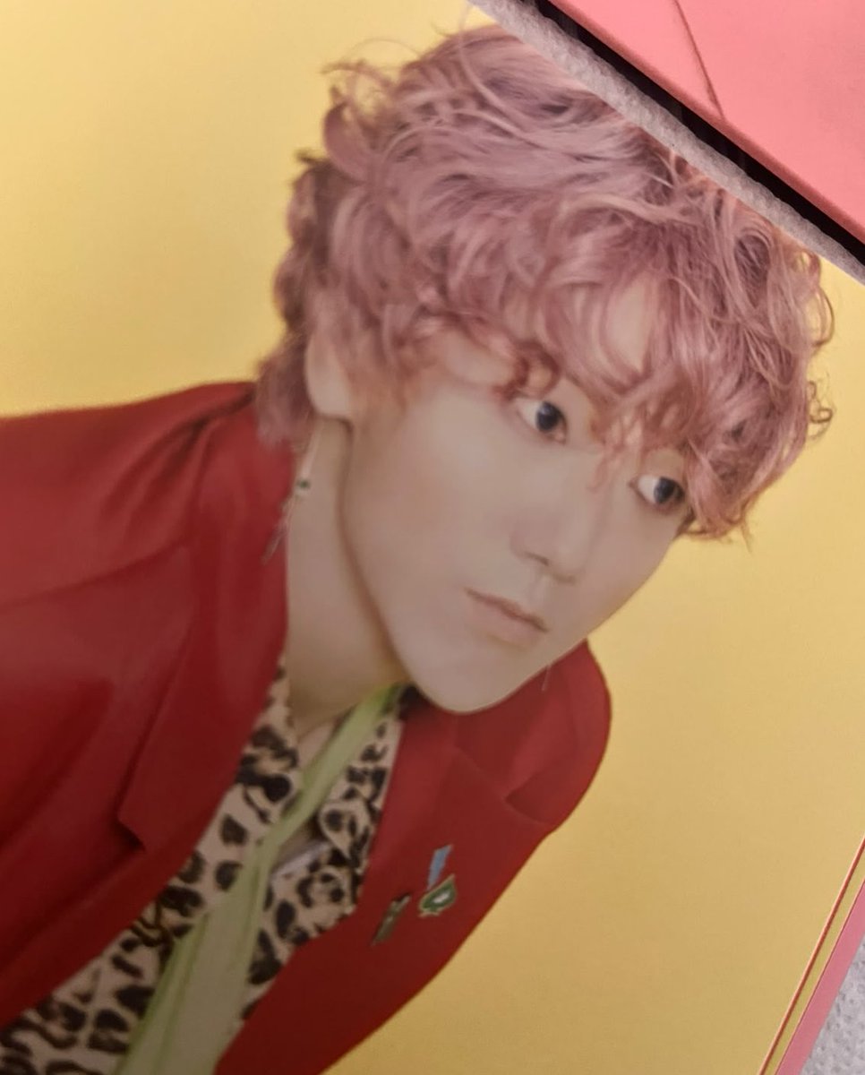 U_My_Happiness's tweet photo. Ame mucho este disco!! 
Yesung rositaaa 

#Yesung #PinkMagic https://t.co/jNJntw8V9w