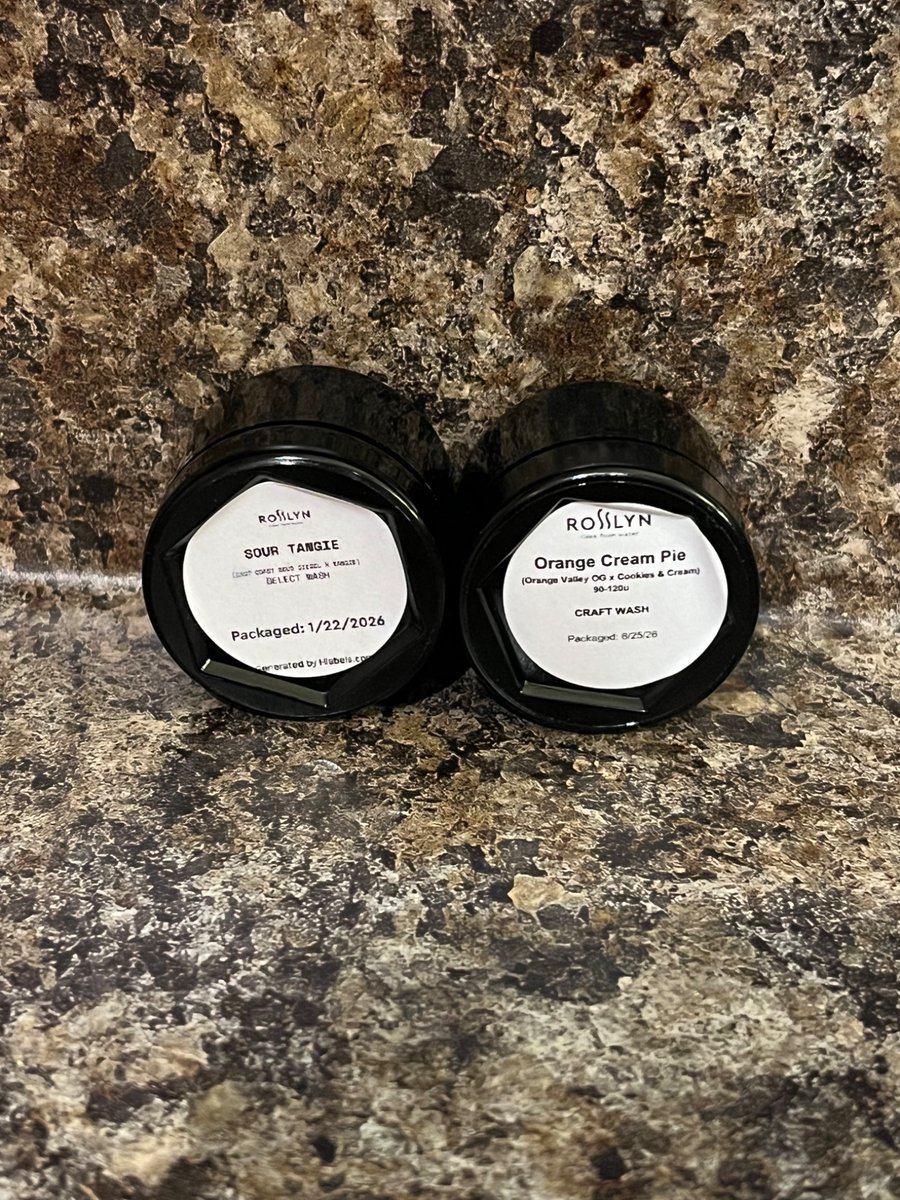DailyforADecade's tweet photo. After 3 bad experiences consecutively I went elsewhere for a few months, but I’m giving @Rosslyn_rosin one more shot. Hoping it goes well. (7+ month old Tangie not a great start) https://t.co/gbL9oJPE0q